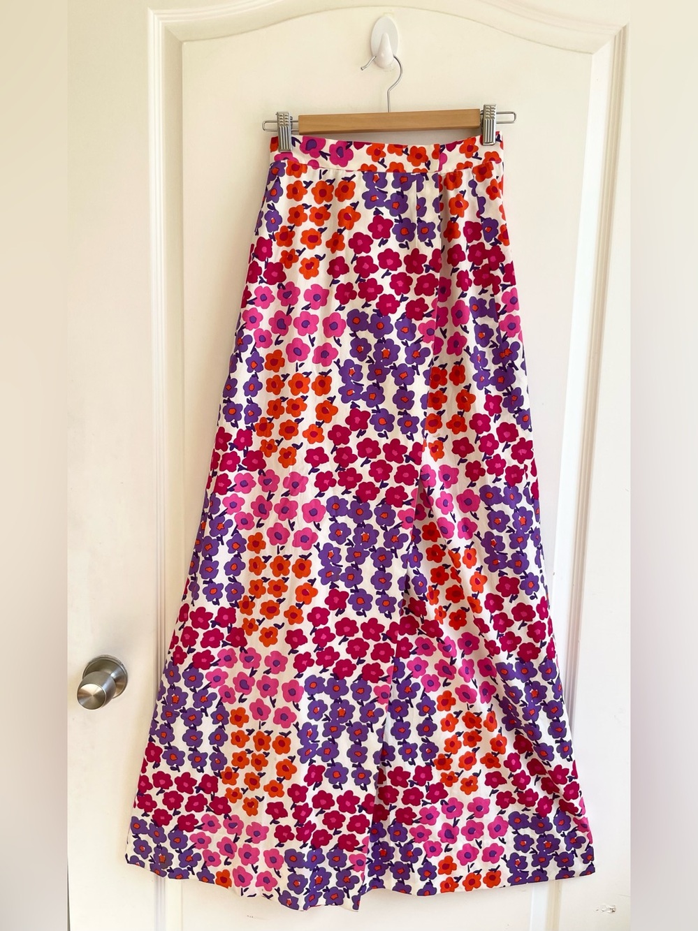 Vintage 1960s High Waist Floral Wrap Skirt Sz 6 Cotton Flower Power Colorful